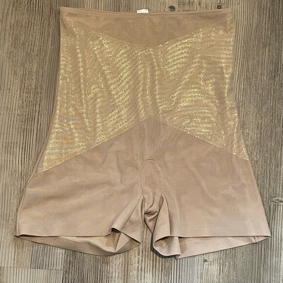 Star by Spanx Nude Color Lady Luxe Shaping Shorts - size Large - Picture 1 of 6